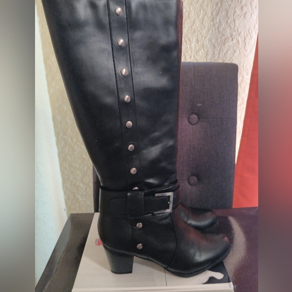 Black  knee high boots size 9.5 - Picture 2 of 7
